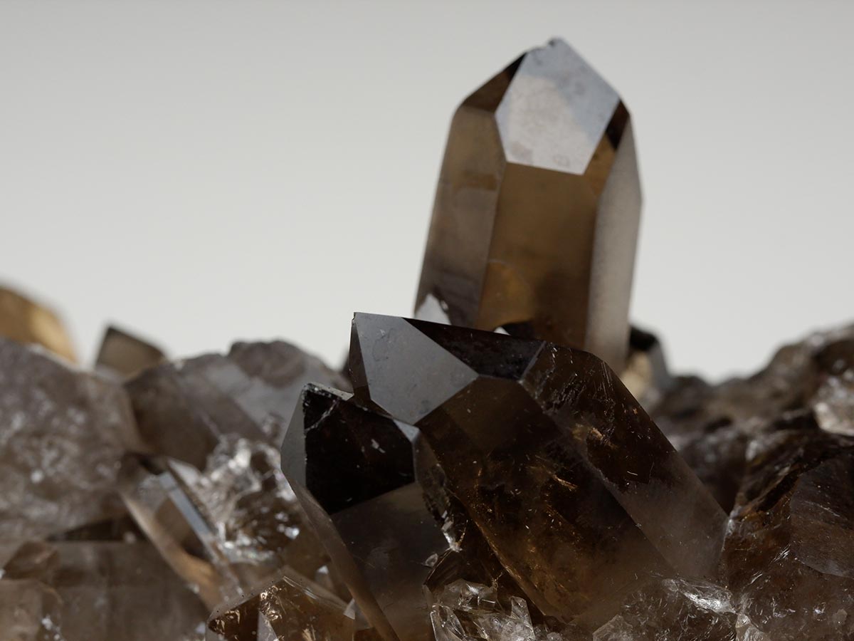 2Kg スモーキークォーツ クラスター ブラジル産 煙水晶 原石 一点物