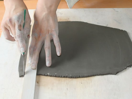 薄刃カッターの商品使用イメージです。