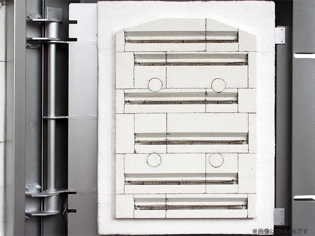 中型電気窯　DFA-08　前扉を開けて見た画像です