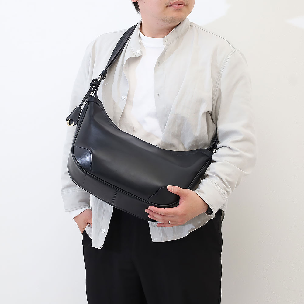 aniary（アニアリ） ショルダーバッグ レザー 舟型ショルダーバッグ 01