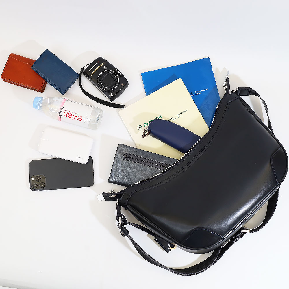 【美品】aniary アニアリ ショルダーバッグ 本革日本製BLUE×BLACK aniary（アニアリ） 正規取扱店 バッグ ショルダーバッグ aniary