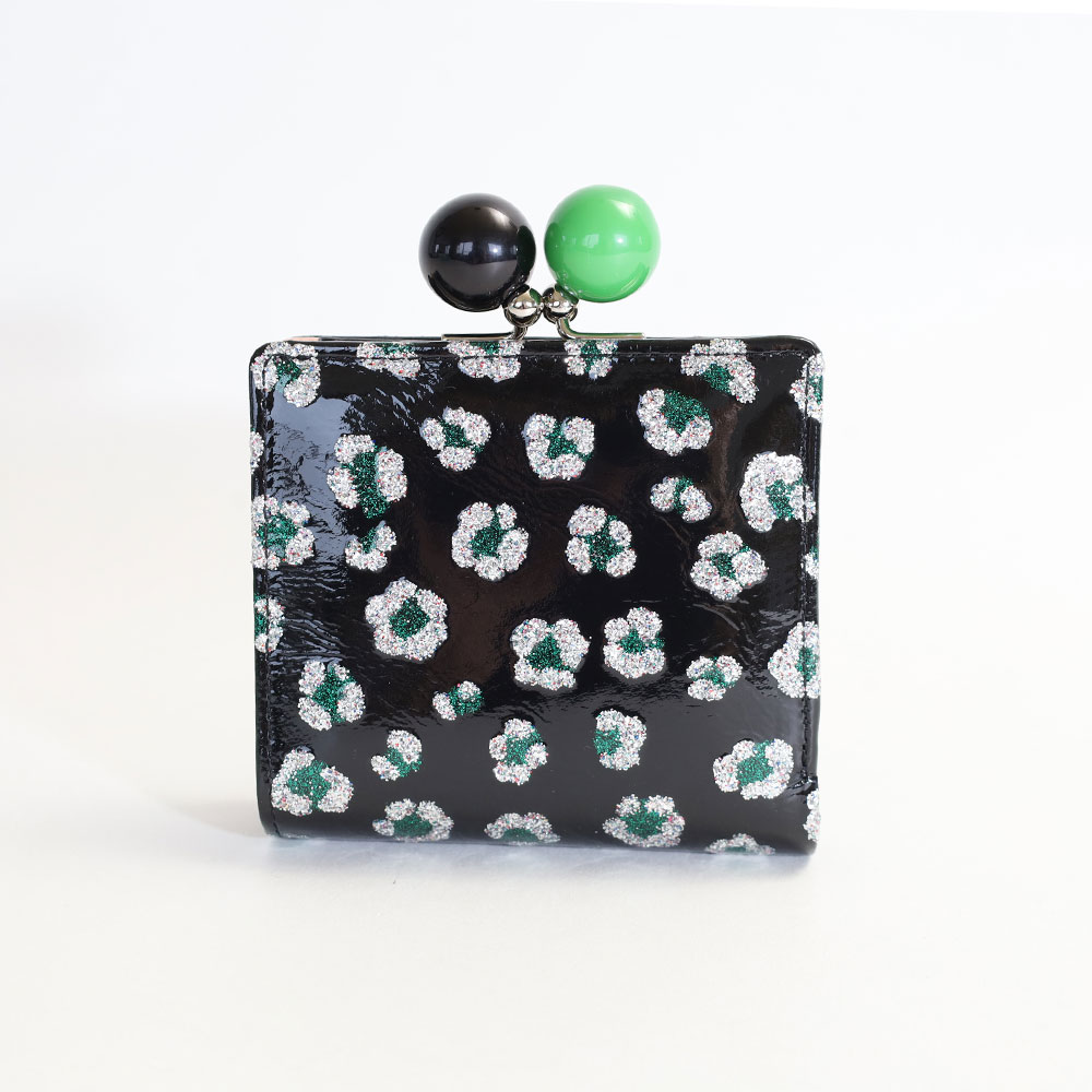 【美品】ツモリチサト　がま口　財布　黒 tsumori chisato CARRY ツモリチサト 財布 がま口二つ折り財布