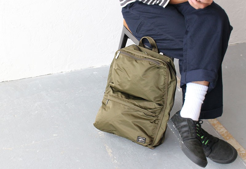 美品✨ポーター フレーム バッグパック リュック 大容量 B4 PC 出張 旅行 美品✨ポーター フレーム バッグパック リュック 大容量 B4 PC 出張 旅行