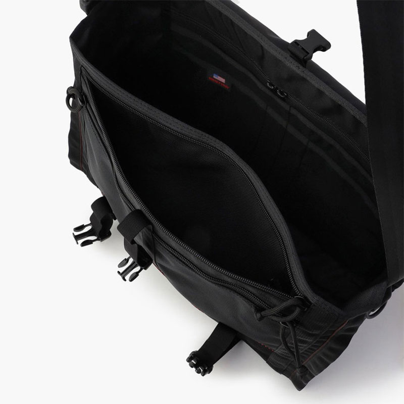 BRIEFING（ブリーフィング） ショルダーバッグ USA BRIEFING FARVER RP