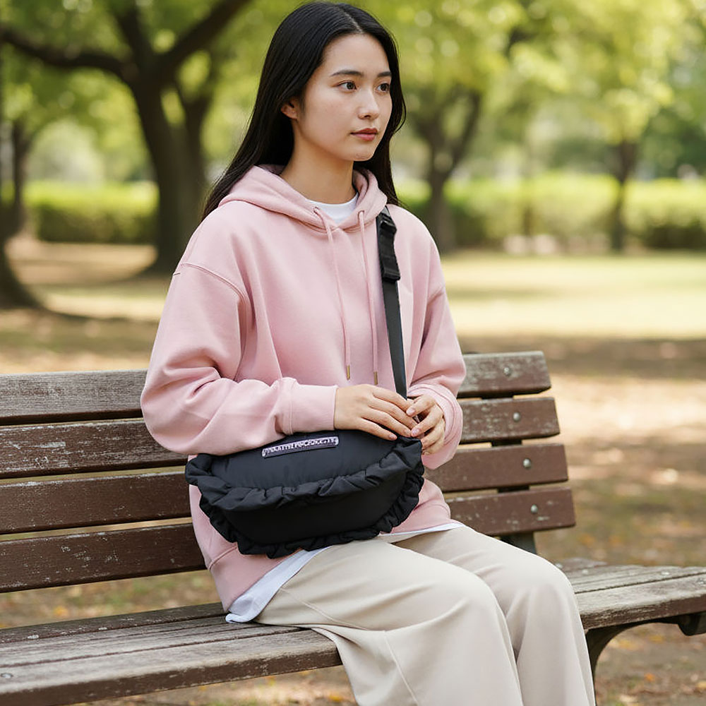 【専用】/ランドシアターロージィー/フタポケ付きロングラウンドショルダー 専用】/ランドシアターロージィー/フタポケ付きロングラウンド
