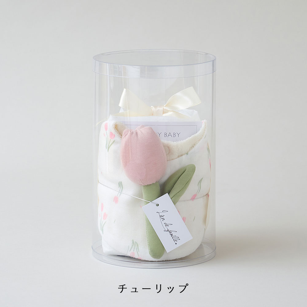 Lien de famille スタイとラトルのベビーケーキ