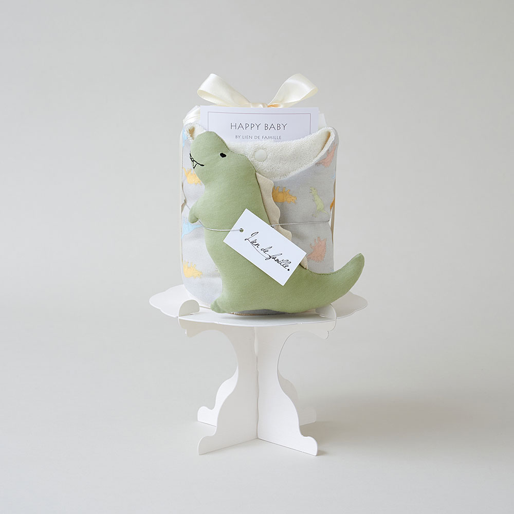 Lien de famille スタイとラトルのベビーケーキ