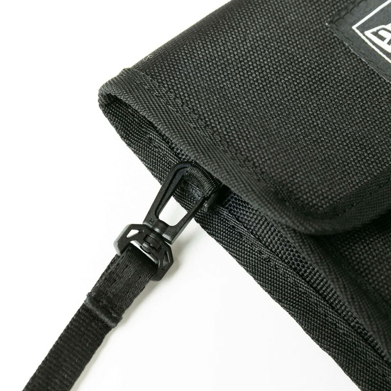 NEW ERA square neck pouch スクエアネックポーチ 0.5L