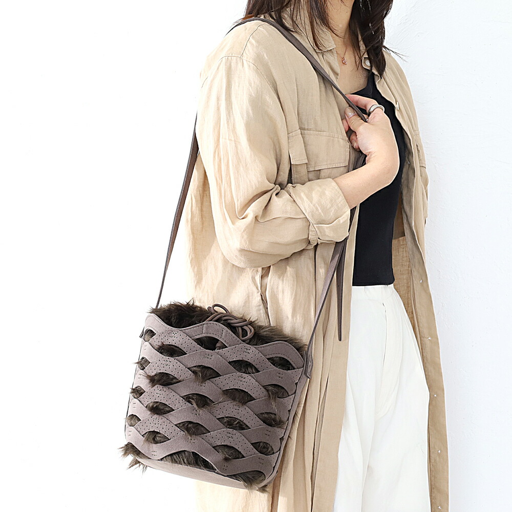 mononogu（モノノグ） 洗えるバッグ MNNG ファーバッグ 2way Wavy