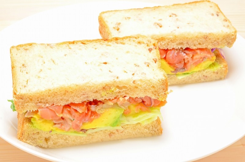 スモークワインサーモン ベーグルサンド