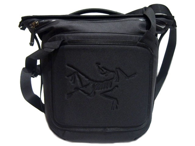 アークテリクス(ARC'TERYX) アロー8(arro8) 正規品 美品 サッコシュ以上Dayパック未満のサイズ感が絶妙！Arro 8 Shoulder