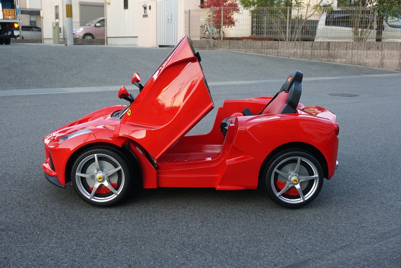 フェラーリ 電動 2人乗り キッズカー鹿児島市受取限定 Ferrari フェラーリ正規ライセンス ラフェラーリ 電動乗用玩具