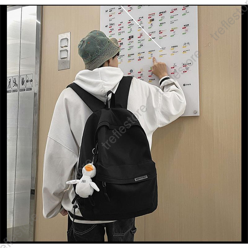 FURLA メンズ バックパック リュック レザー 大容量　通勤通学　ポケット FURLA メンズ バックパック リュック レザー 大容量 通勤通学