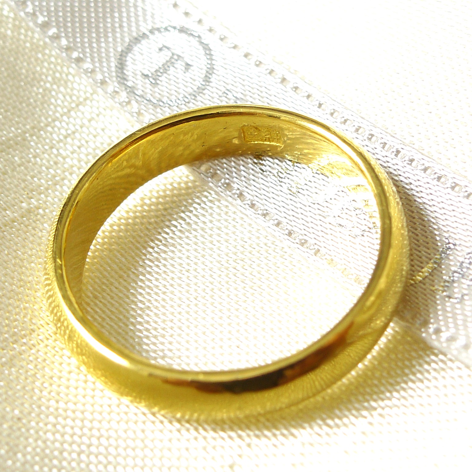 TRIDEA JEWELRY K24 純金 甲丸 4mm 5g 金 マリッジ リング 結婚 指輪