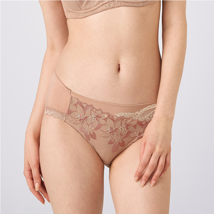 【とりちゃ】 Triumph (トリンプ)Triumph 小さくしたいブラ 揺れずにキープ625