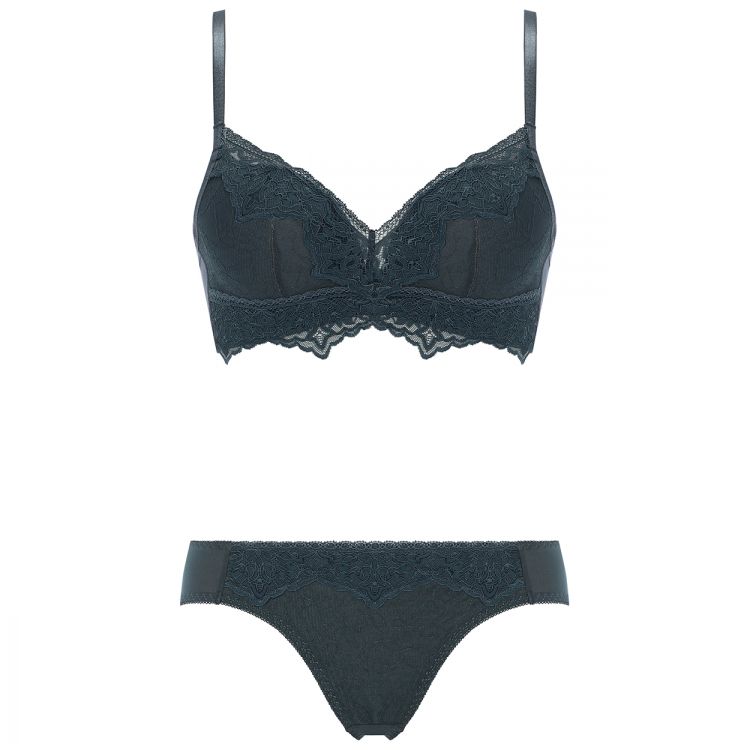 AMOSTYLE（アモスタイル） らくふわノンワイヤー ブラ＆ショーツセット