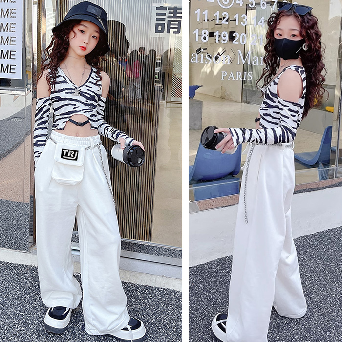 キッズダンス衣装 2点セット ホワイトパンツとチェーンポシェット