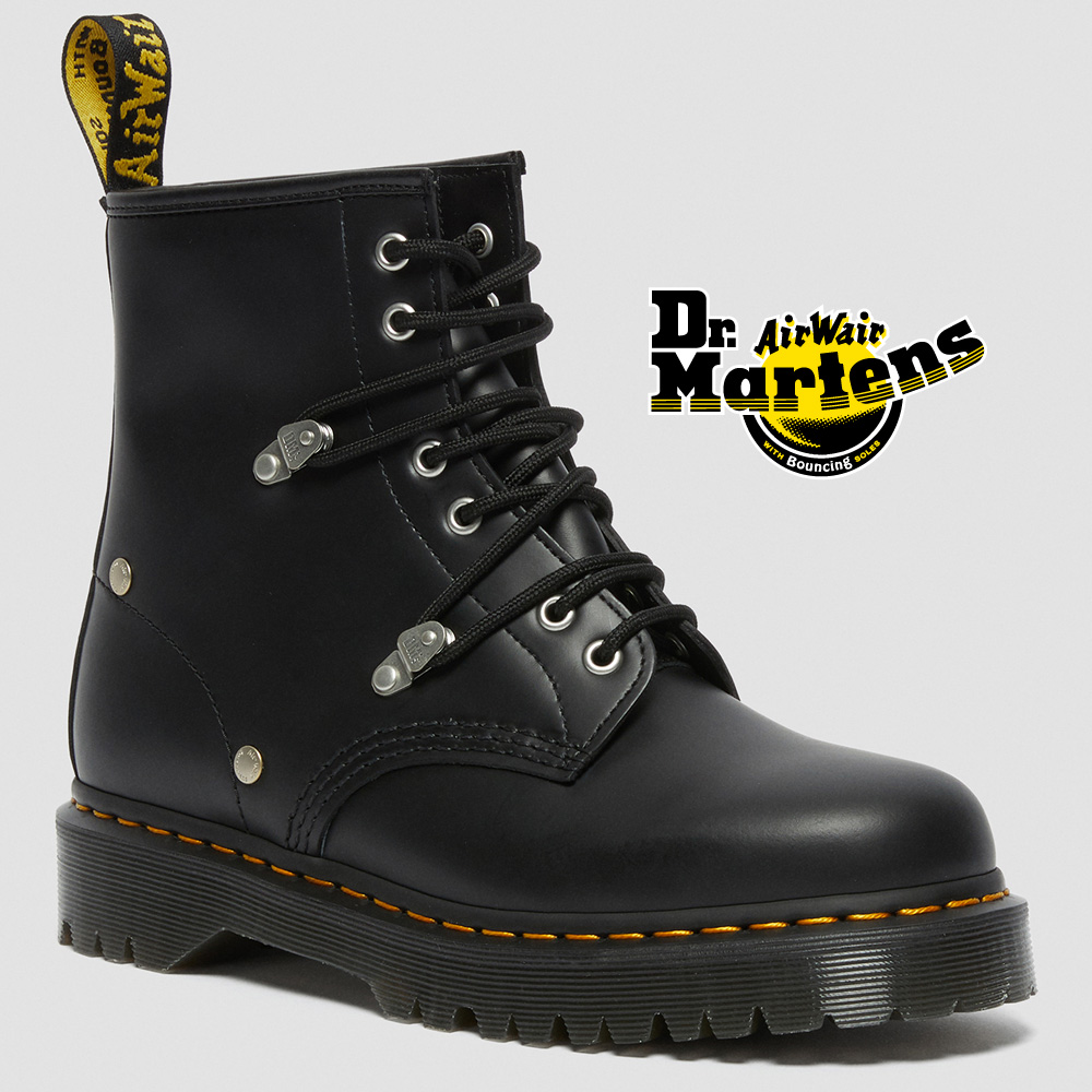 Dr. Martens 黒 スタッズ付き ブーツ sizeはuk3