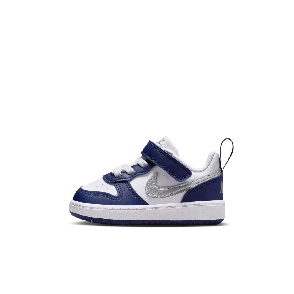 新品未使用タグ付　リバーススウォッシュNIKE NIKE（ナイキ） スニーカー メンズ エア マックス ニュアクシス NIKE