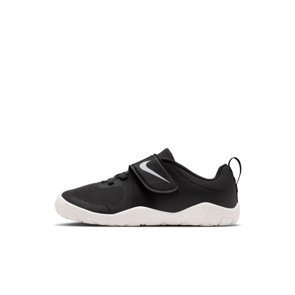 NIKE（ナイキ） スニーカー キッズ 子供靴 スウッシュ 1