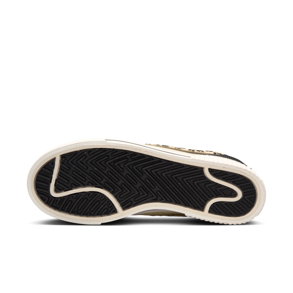 NIKE（ナイキ） スニーカー レディース コート レガシー リフト HF9548