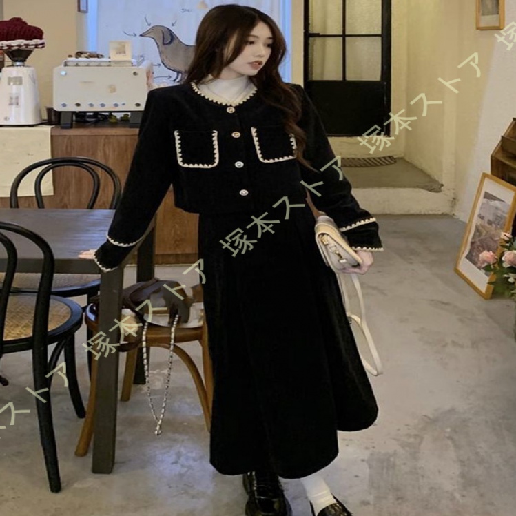 最終値下げ 【未使用】ジュン露ペ黒のフード付きジャケットとスカート