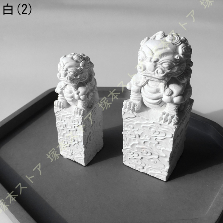 ライオン　石　置物 ライオンの石像の販売です。天然砂岩を彫刻 したライオン（ペア