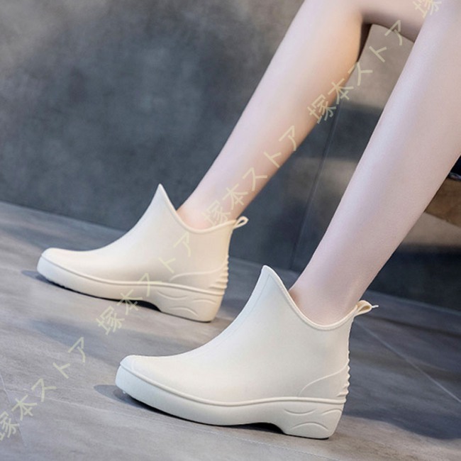 【国内発送】CELINE ミドルカット レインブーツ ハーフサイズで履きやすい CELINE ミドルカット レインブーツ