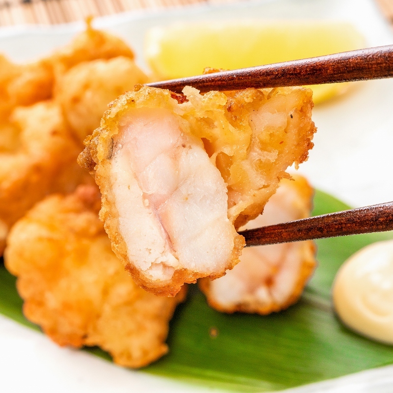 アンコウ唐揚げ 箸持ち