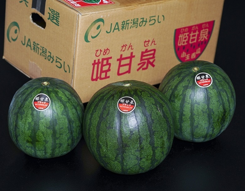 産地直送！小玉スイカ姫山笠3玉入り甘くて美味しい！箱込み8.5キロ以上！3ケース 産地直送！小玉スイカ姫甘泉7玉入り！甘くて美味しい箱込9.5キロ