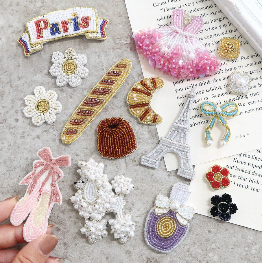 配色ビーズ刺繍プルオーバー 変形クロスのブローチ 8 ビーズ刺繍 一点もの カラフル パープル