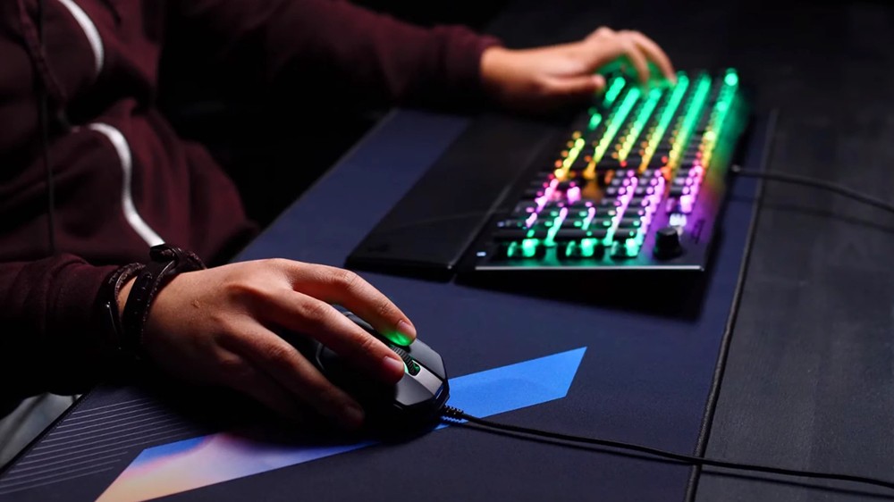 ROCCAT ロキャット VULCAN Pro 光学 RGB ゲーミングキーボード フルサイズ US 英語配列モデル 静音 リニア(オプティカル) 国内正規品 ドイツデザイン ROC-12-537｜turtlebeach｜05