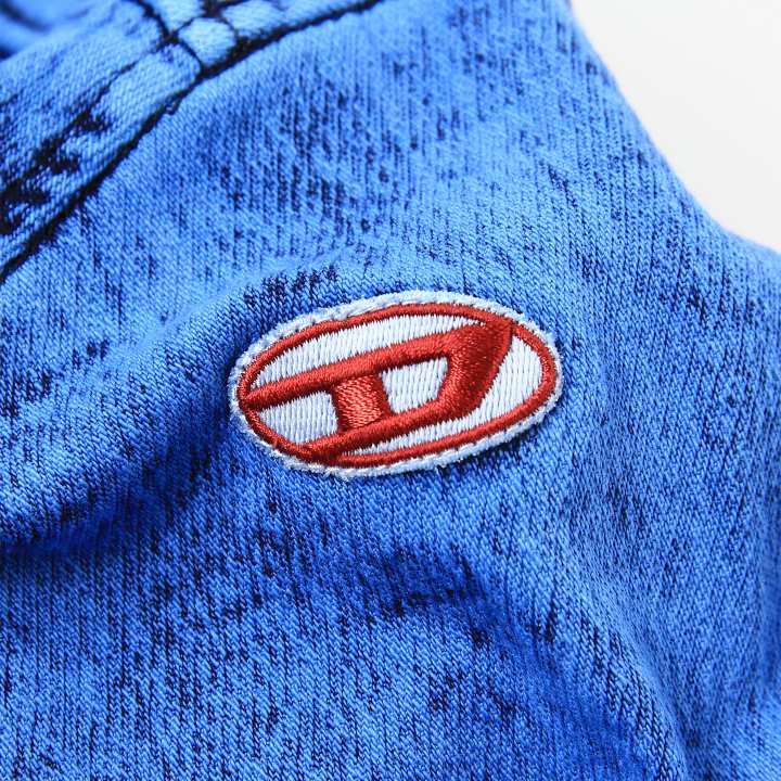 DIESEL◆D-Krib Ne ロゴパッチ デニム スウェットシャツ 送料込 DIESEL◇D-Krib Ne ロゴパッチ デニム スウェットシャツ 送料込