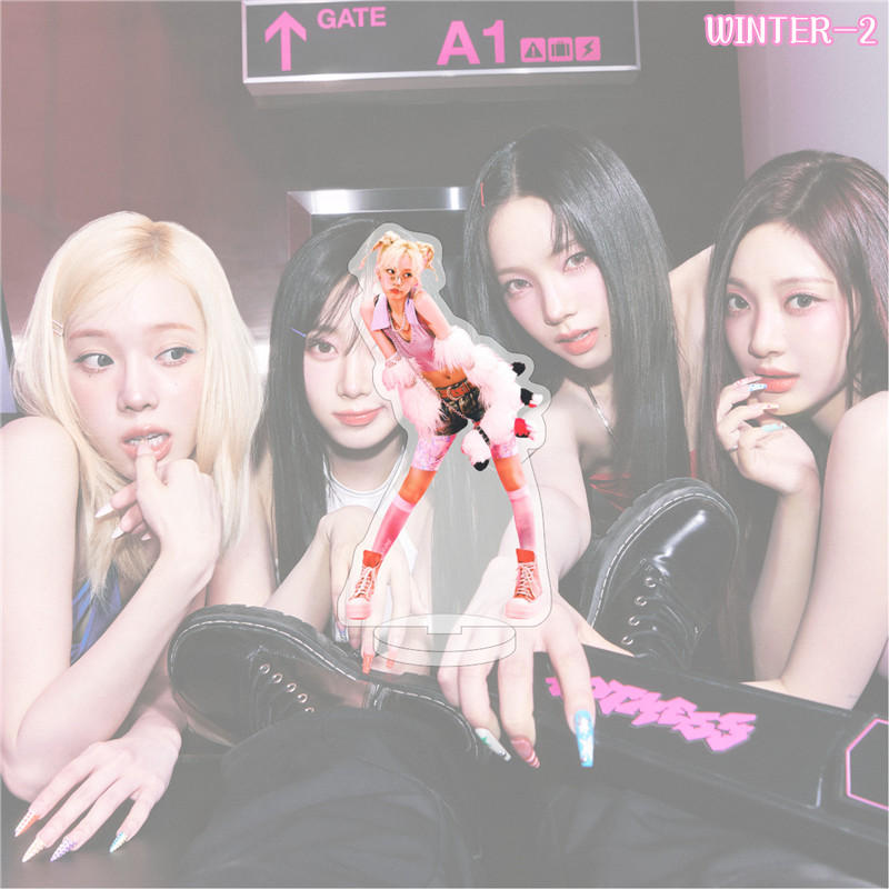 2番目半額 aespaグッズ HOT MESS アクリルスタンド 写真立て 卓上 10cm