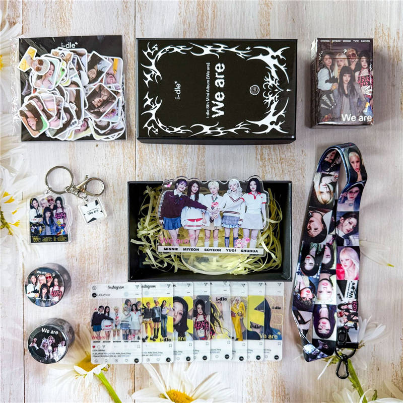 I-DLEグッズ ギフトボックス フォトカード We are テープ セット