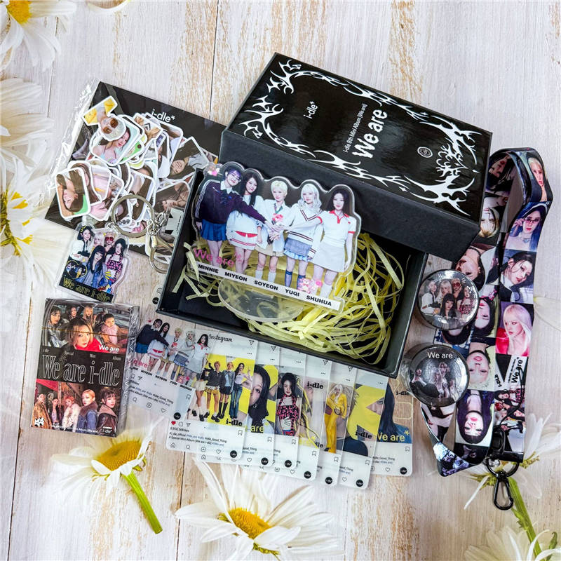 I-DLEグッズ ギフトボックス フォトカード We are テープ セット