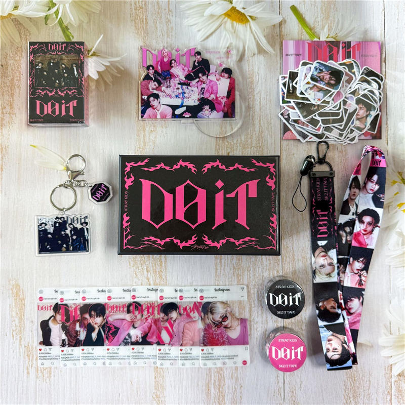 Stray Kidsグッズ ギフトボックス フォトカード DO IT テープ セット