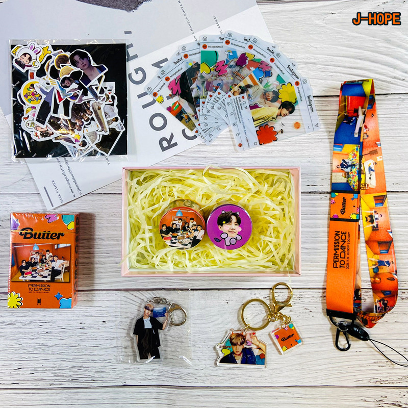BTSグッズ ギフトボックス フォトカード テープ トレカ 写真