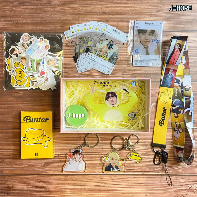 BTSグッズ ギフトボックス フォトカード テープ セット トレカ 写真 Butter フォトカード 防弾少年団 アイドル キーリング ストラップ  シールセット バンタン