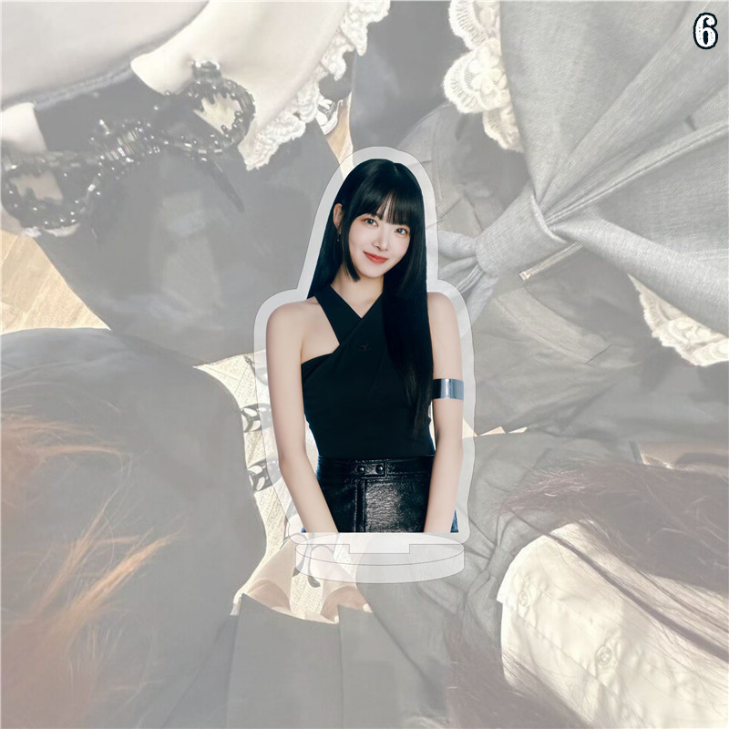 Le Sserafim Japan 4th Single Album - Different – Kpop Omo