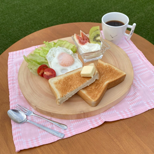 ツインハーツ【桧】年輪 天然一枚板 まな板、料理プレート (直径 28cm