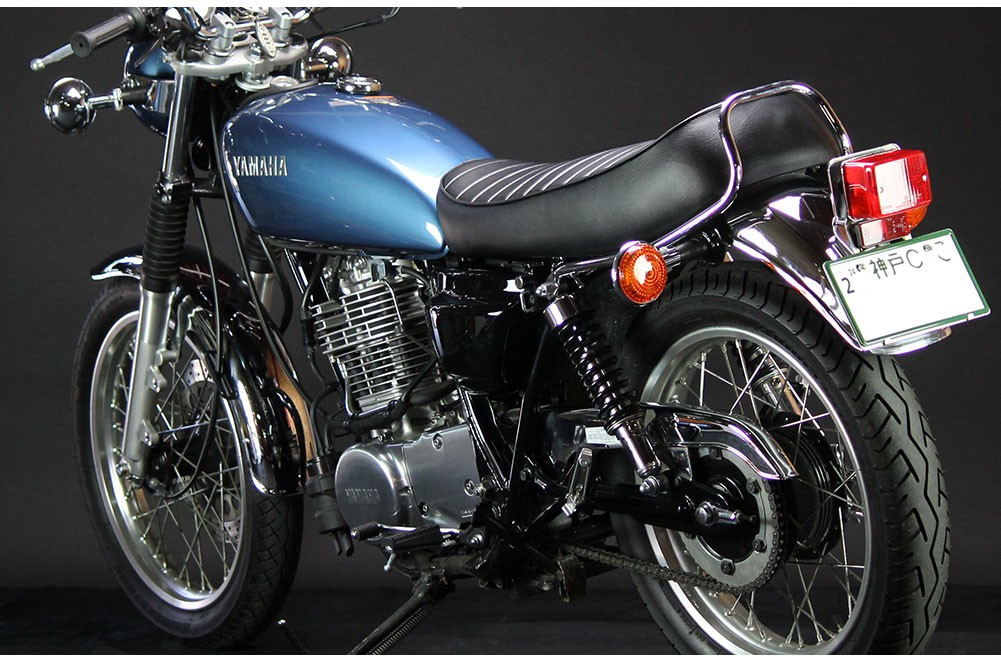 YAMAHA SR400 SR500 サイドカバー ETC収納 ETC収納サイドカバー ヤマハ SR400 サイドカバー SR500 サイドカバー ブラック 塗装仕上げ 黒塗装仕上げ 黒 BLACK バイク パーツ オートバイ