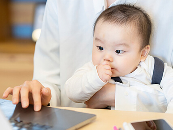 ユーキャンの子育て心理アドバイザー講座 子育て心理アドバイザー 一般社団法人 子どもの育ちと学び 子どもの健やかな成長に役立てられます 受講期間内に全ての添削課題を提出し 修了認定試験で基準点をクリアすれば から の資格が認定されます 家事や子育て お仕事でお忙しい方も安心です 年齢別遊びブック 子育てQ&Aブック は 子育て支援DVD また お客様ご自身やご家族などの個人的な内容に関するご質問やご相談はお受けできませんので あらかじめご了承のうえ お申込みください