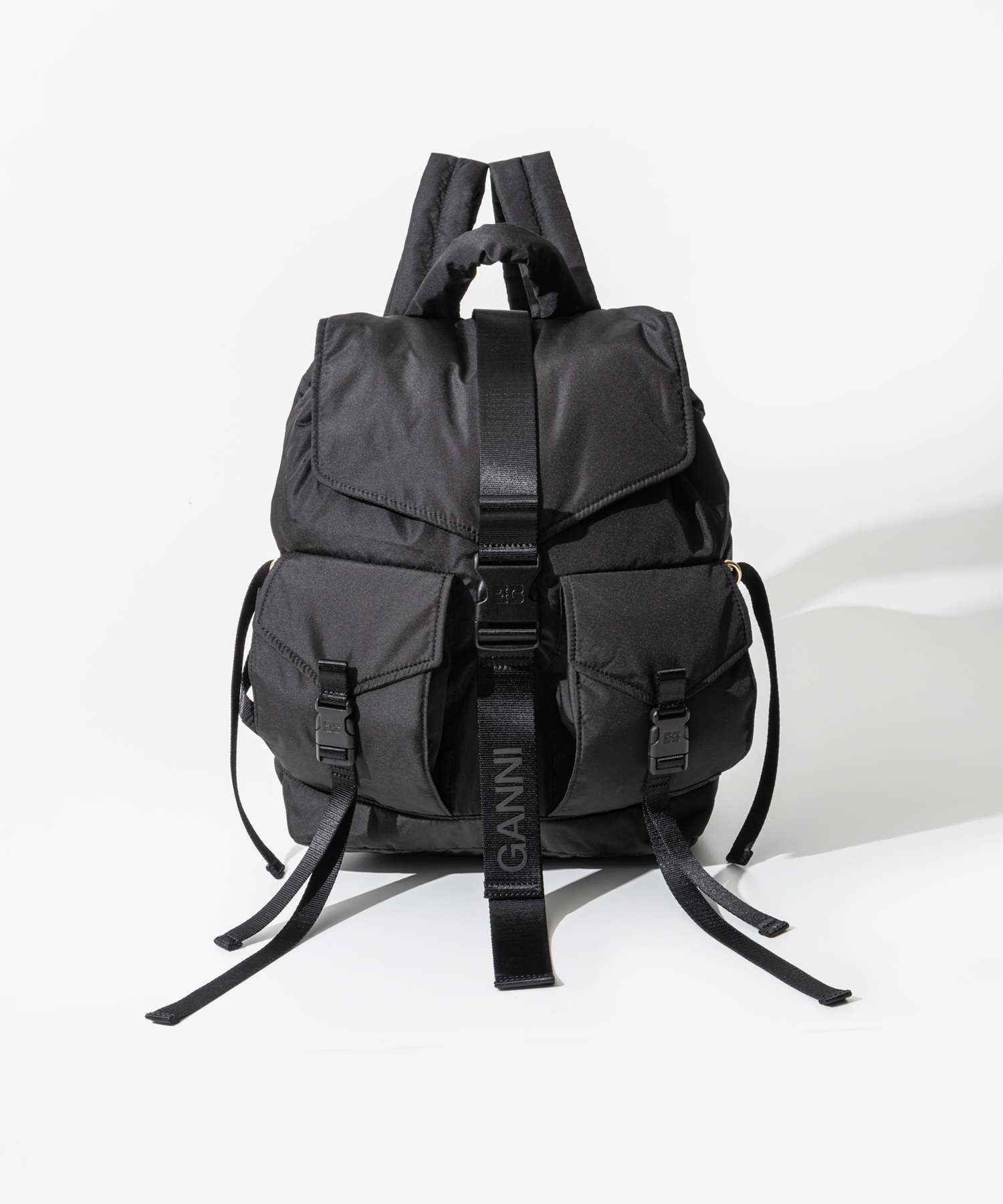 ガニー GANNI Recycled Tech Backpack A4755 5829 099 レデ...