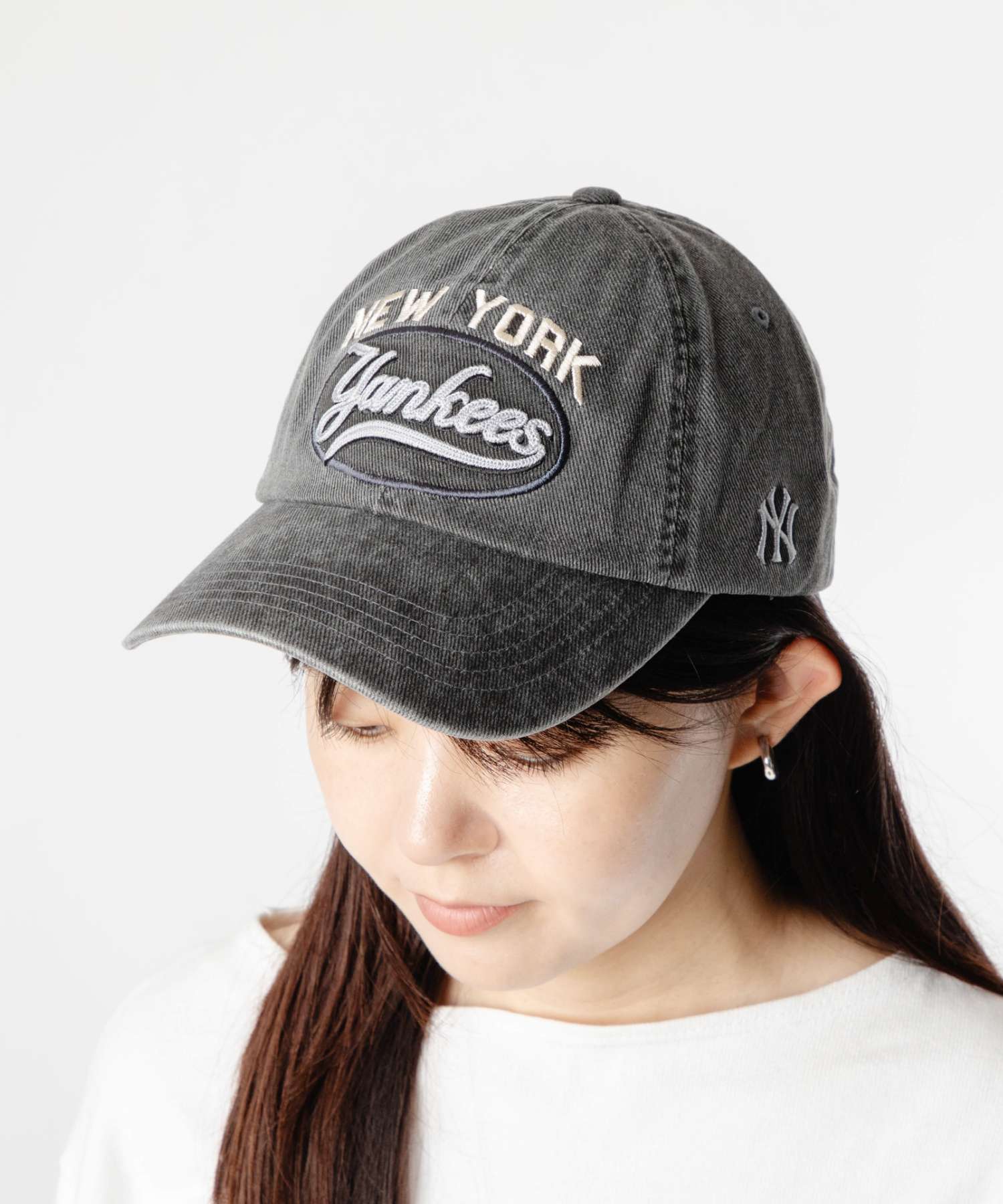 エムエルビーコリア MLB Korea Varsity Vintage Culsive Stitch Unstructured Ball Cap バーシティ ヴィンテージ カーシブ ステッチ アンストラクチャード | MLB | 02
