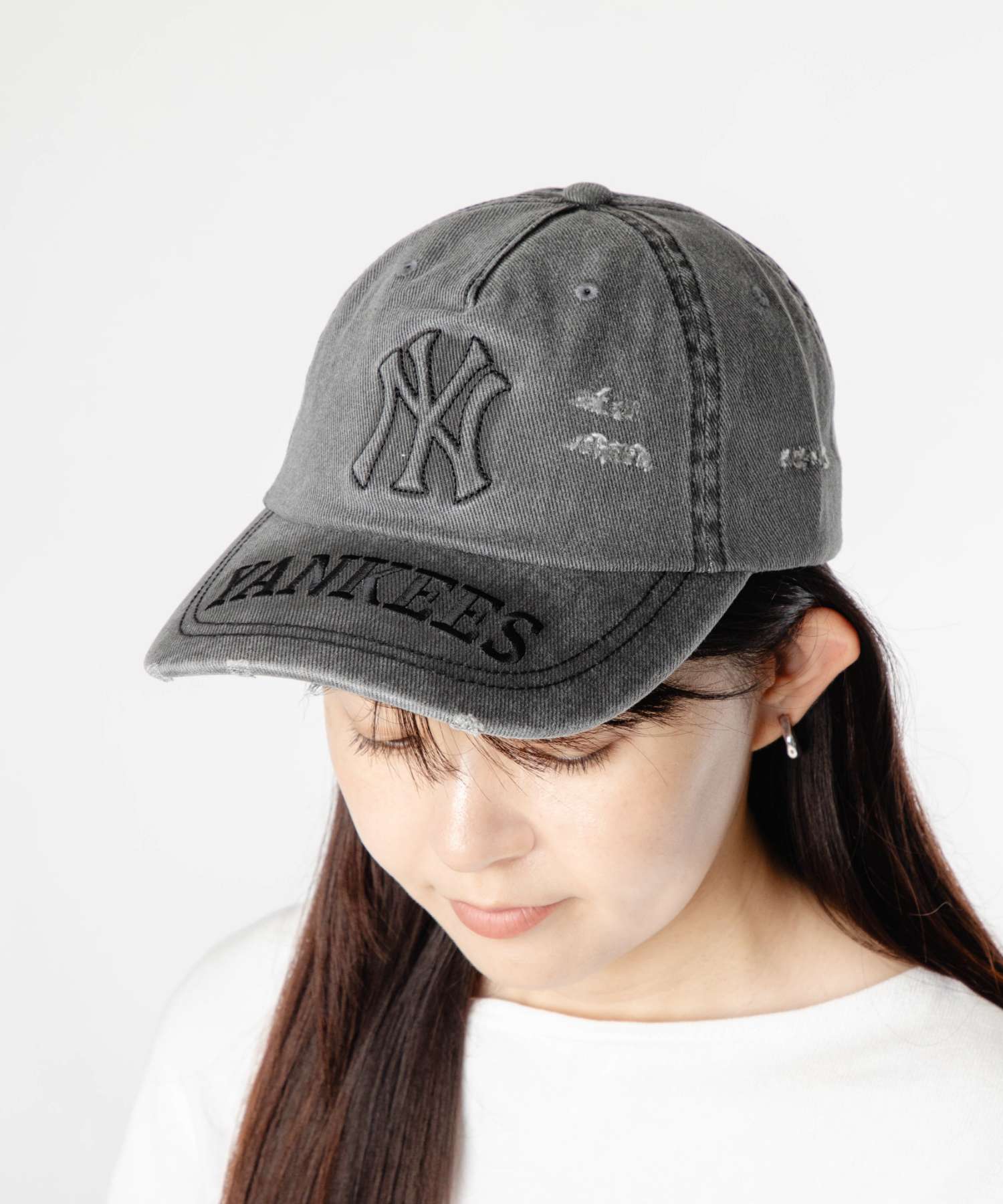 エムエルビーコリア MLB Korea VINTAGE EMBOSSED DAMAGE UNSTRUCTURED BALL CAP ヴィンテージ エンボス ダメージ 3ACPV295N | MLB | 01