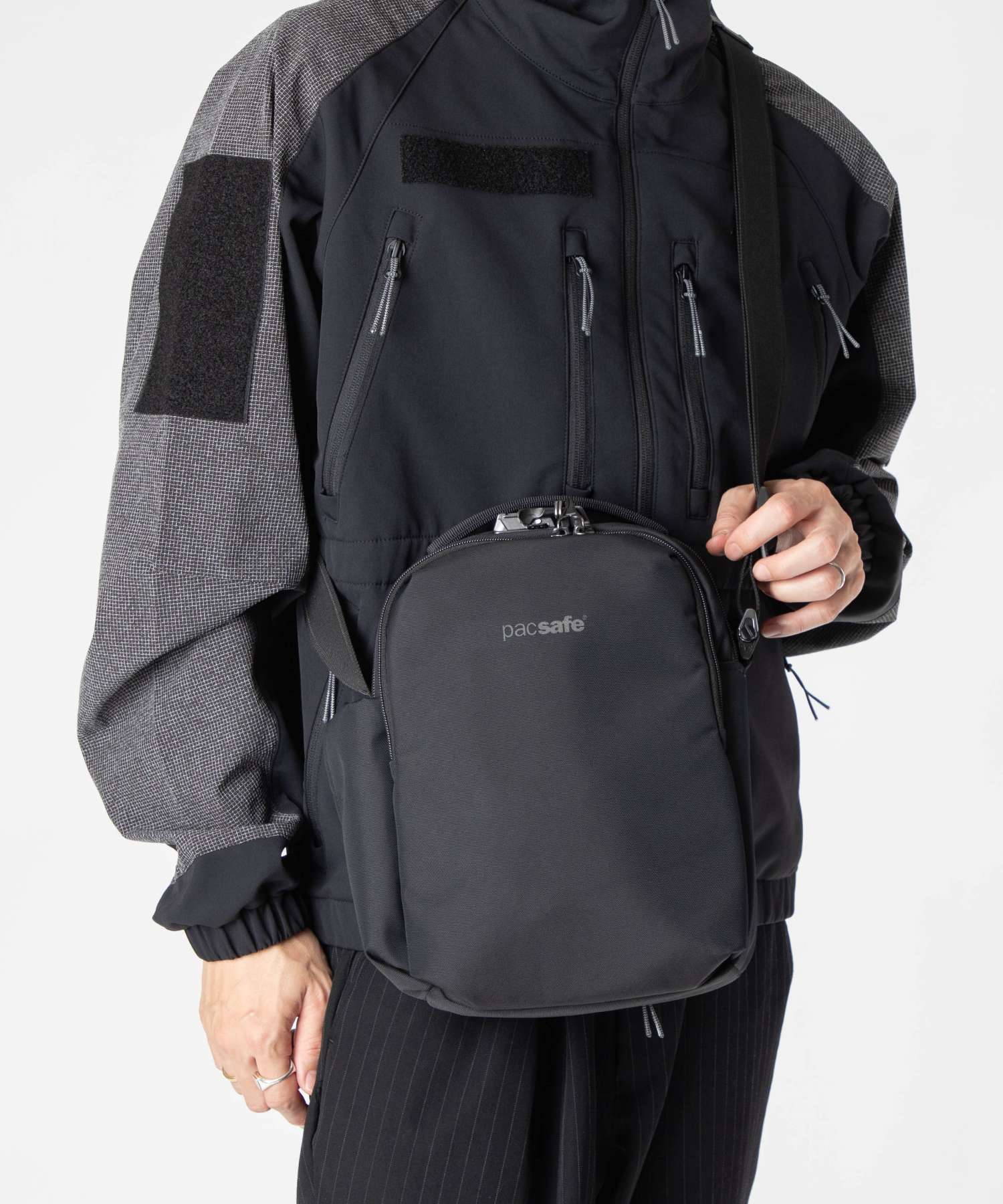 Janeke（ヤネケ） パックセーフ PACSAFE V anti-theft tour crossbody