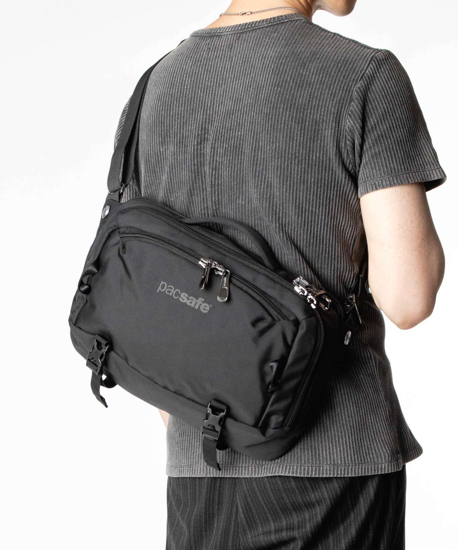 パックセーフ Pacsafe EXP12 Sling Crossbody 盗難防止 スリング クロスボディ バッグ 60311 ボディバッグ ショルダーバッグ 旅行 ユニセックス バッグ | PacSafe | 01