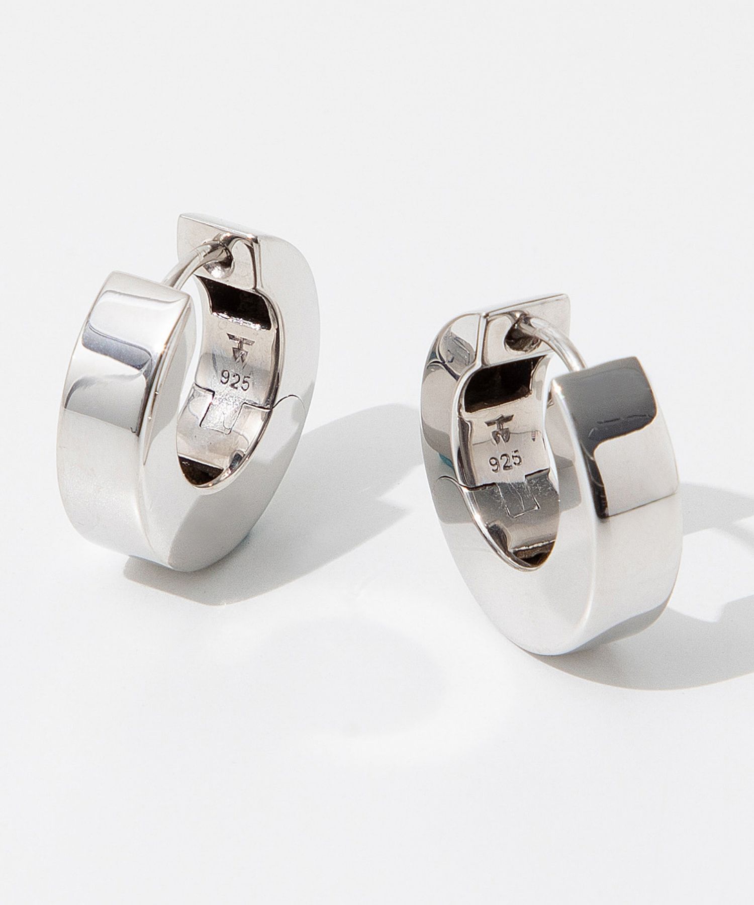 TOM WOOD（トムウッド） TOM WOOD 100032 EAH76SNA01 S925 ピアス Arch