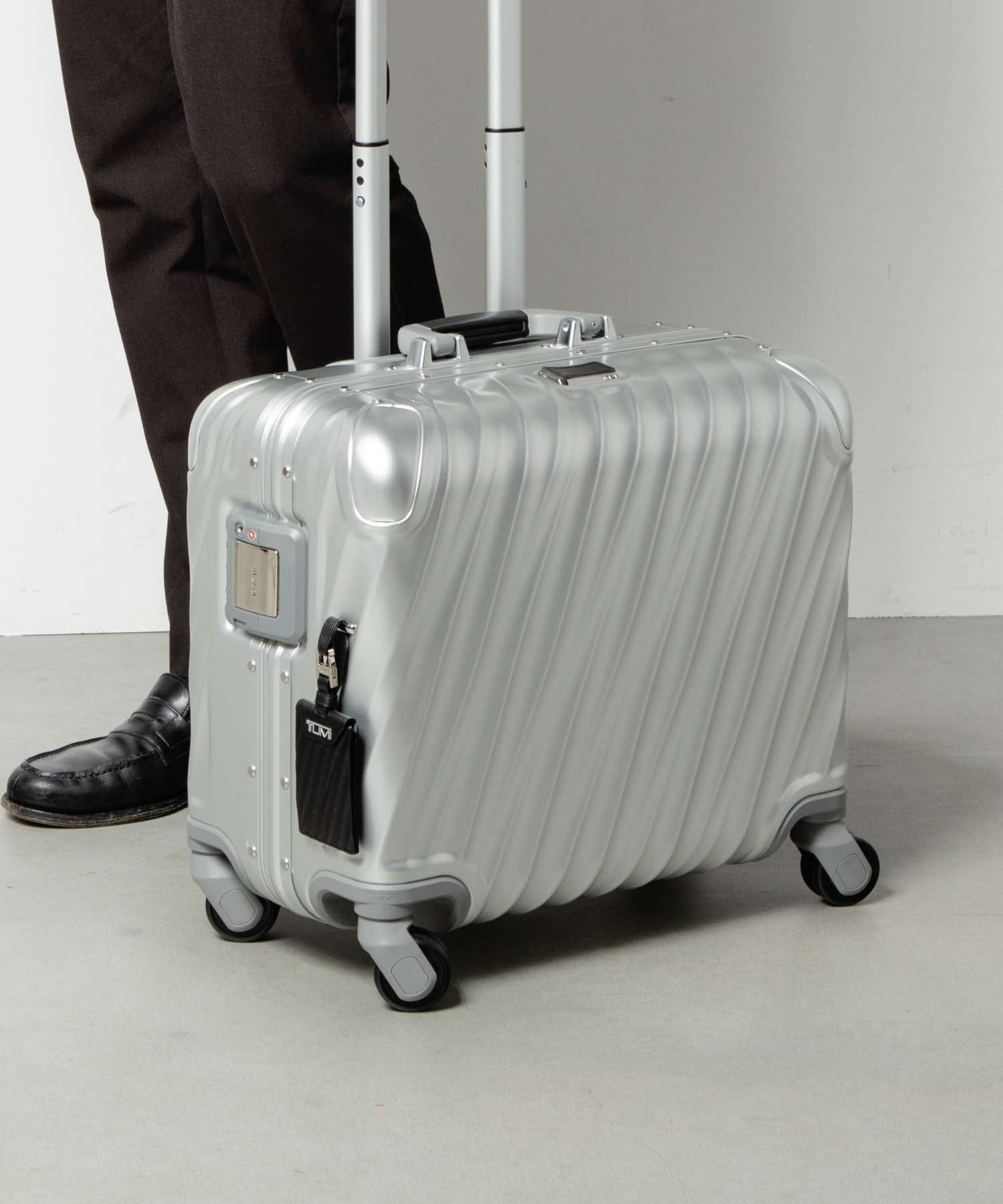 未使用級 トゥミ 22124DH 2WAY ビジネスバッグ 大容量 キャリーオン TUMI（トゥミ） 【並行輸入品】TUMI ビジネスバッグ 22133 キャリー